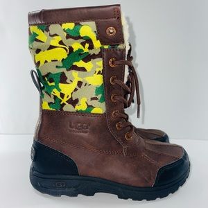 UGG KIDS YOUTH CAMO BOOTS WATERPROOF SIZE 1 SNOW BOOTS